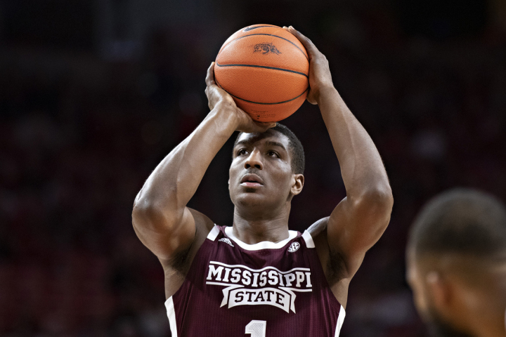 拿球-欧文亚隆2024再婚